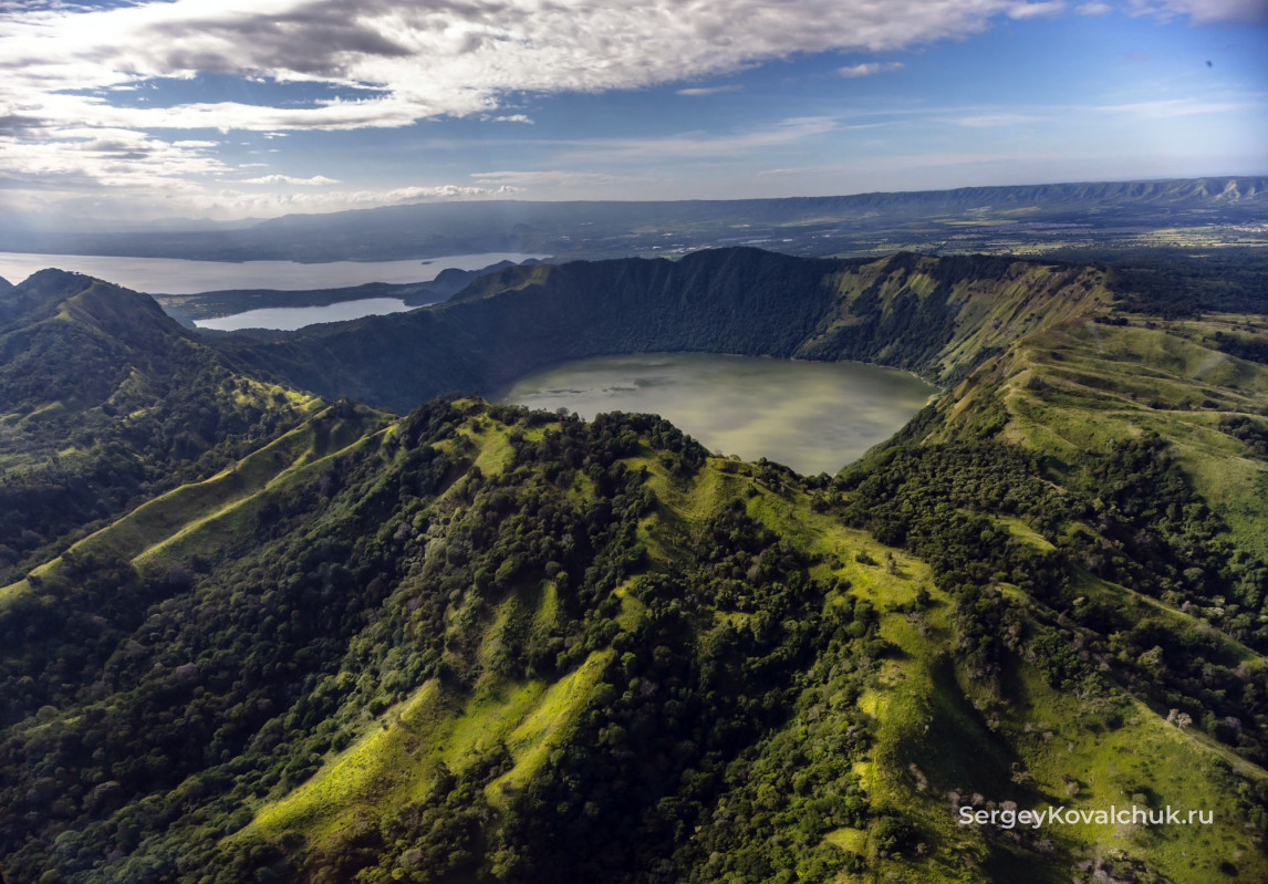 Озеро Апоеке и вулканический комплекса Чильтепе
