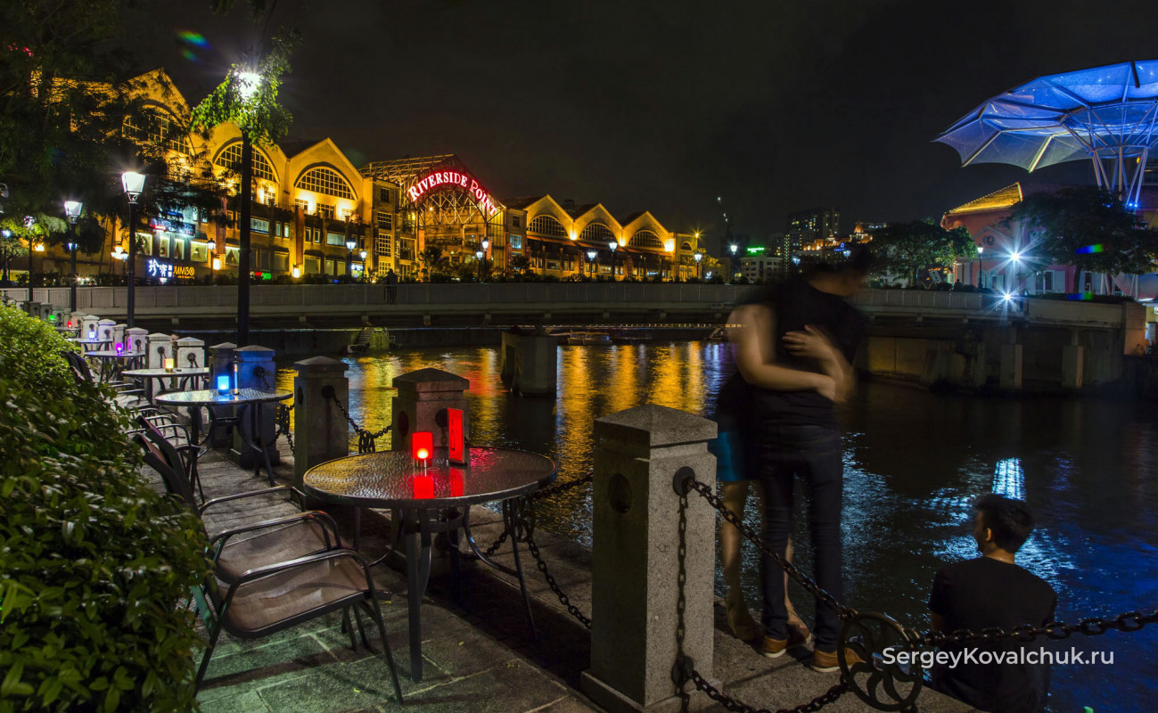 Набережная Кларк реки Сингапур — популярное место вечернего времяпровождения