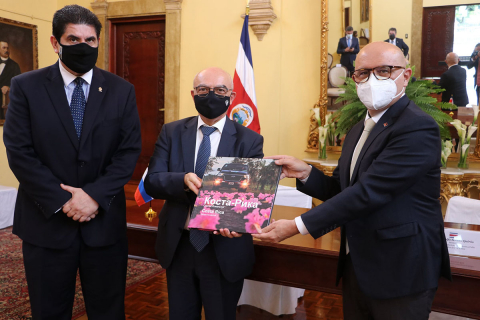 About the presentation of the photo album of the Russian photographer S. Kovalchuk at the Costa Rican Foreign Ministry