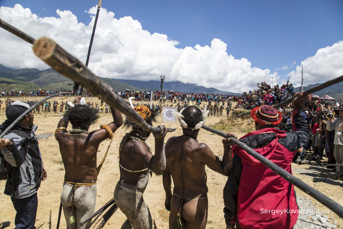 Традиционные папуасские состязания, провинция Папуа, о. Новая Гвинея, Индонезия
