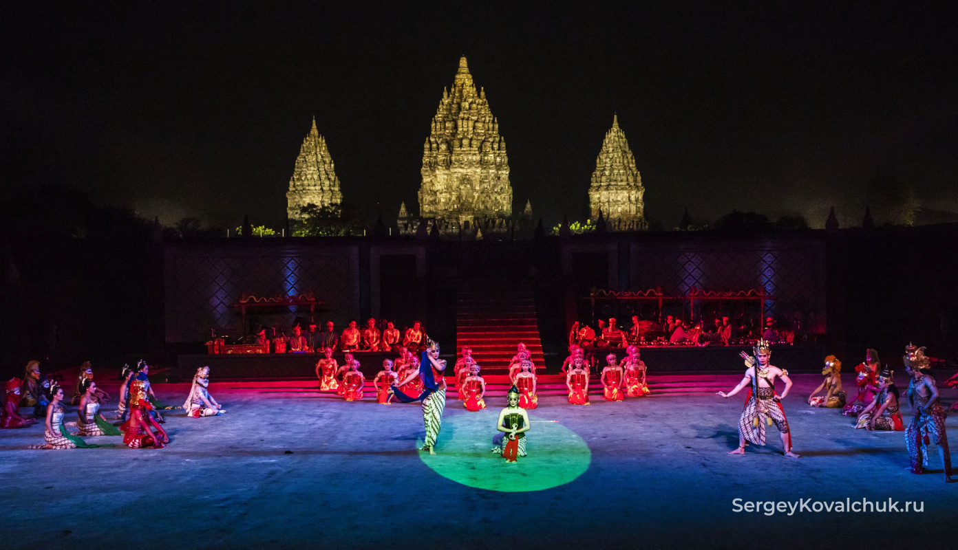 Танцевально-драматическое представление «Рамаяна», остров Бали, Индонезия