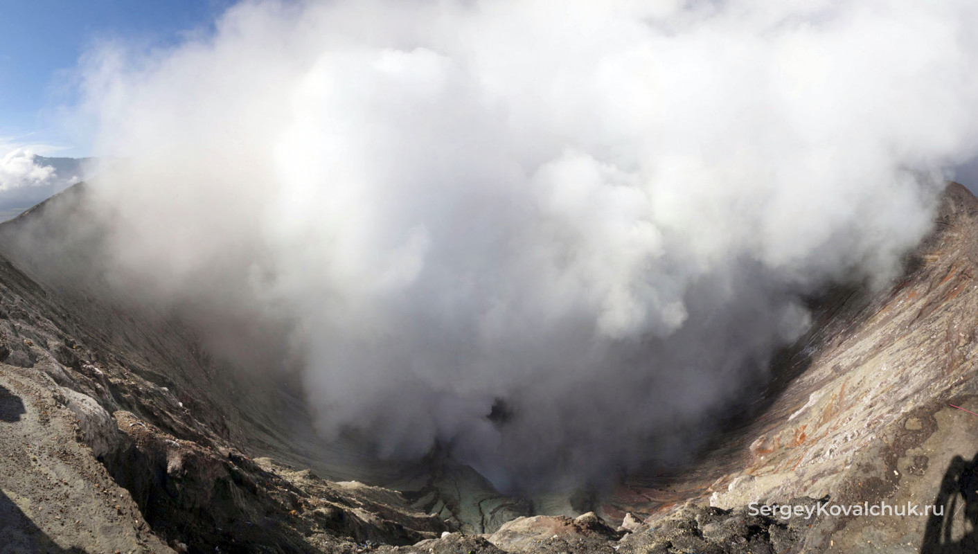 Панорама кратера вулкана Бромо