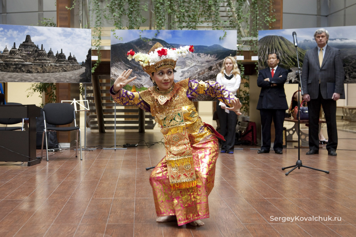 Фотовыставка в рамках дней стран АСЕАН в МГИМО «Удивительная Индонезия»