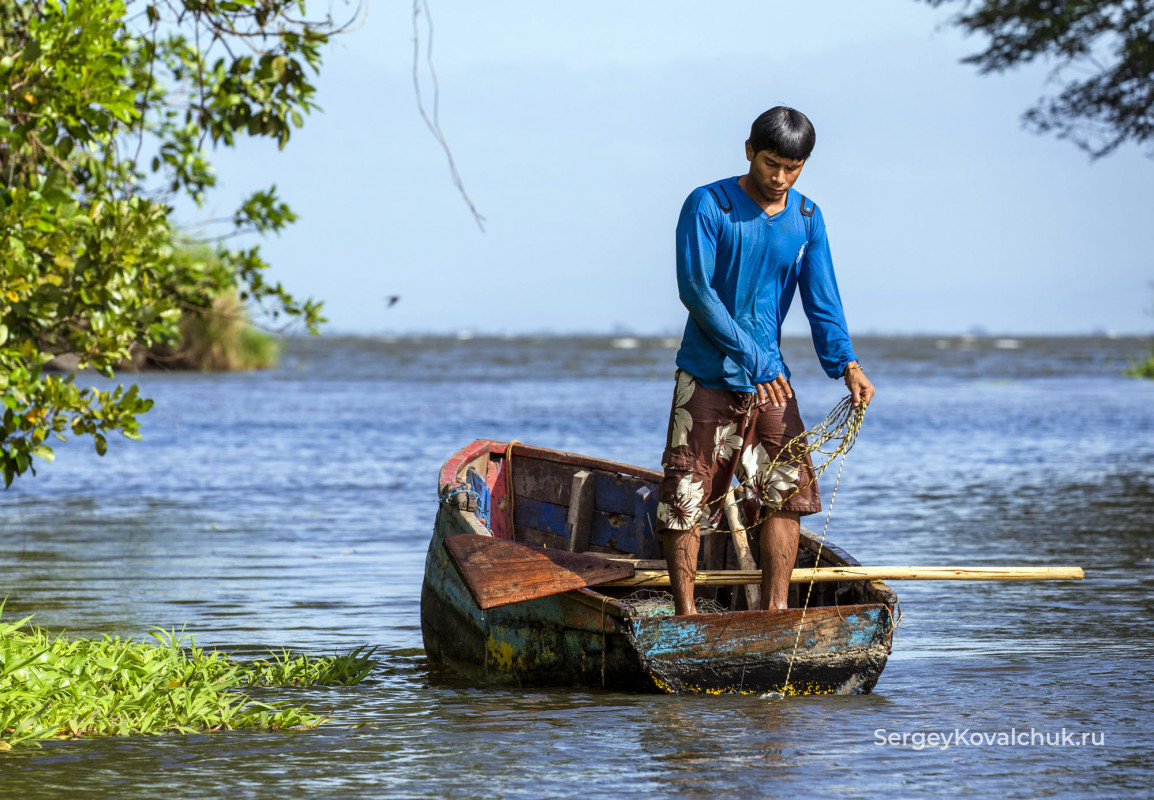 Рыбак на озере Никарагуа