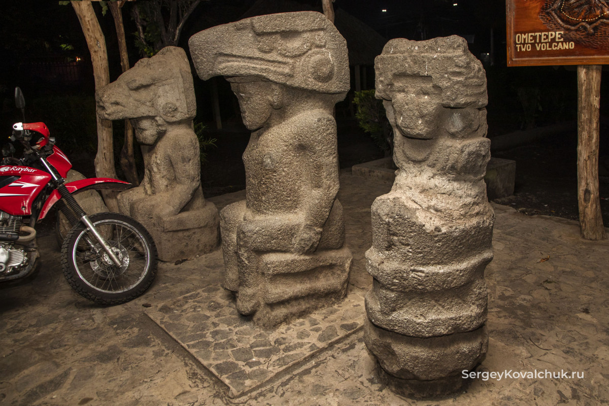 Никарагуа, Юго-западный Никарагуа, Остов Ометепе, Петроглифы и статуи Ометепе