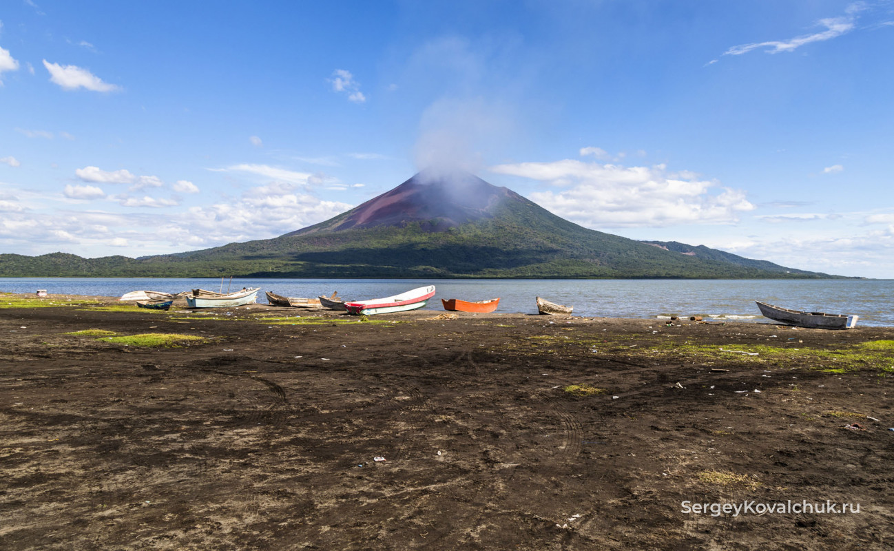 Никарагуа, Вулкан Момотомбо