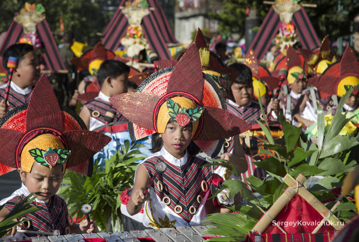 Участники фестиваля Grand Cordillera готовятся к параду