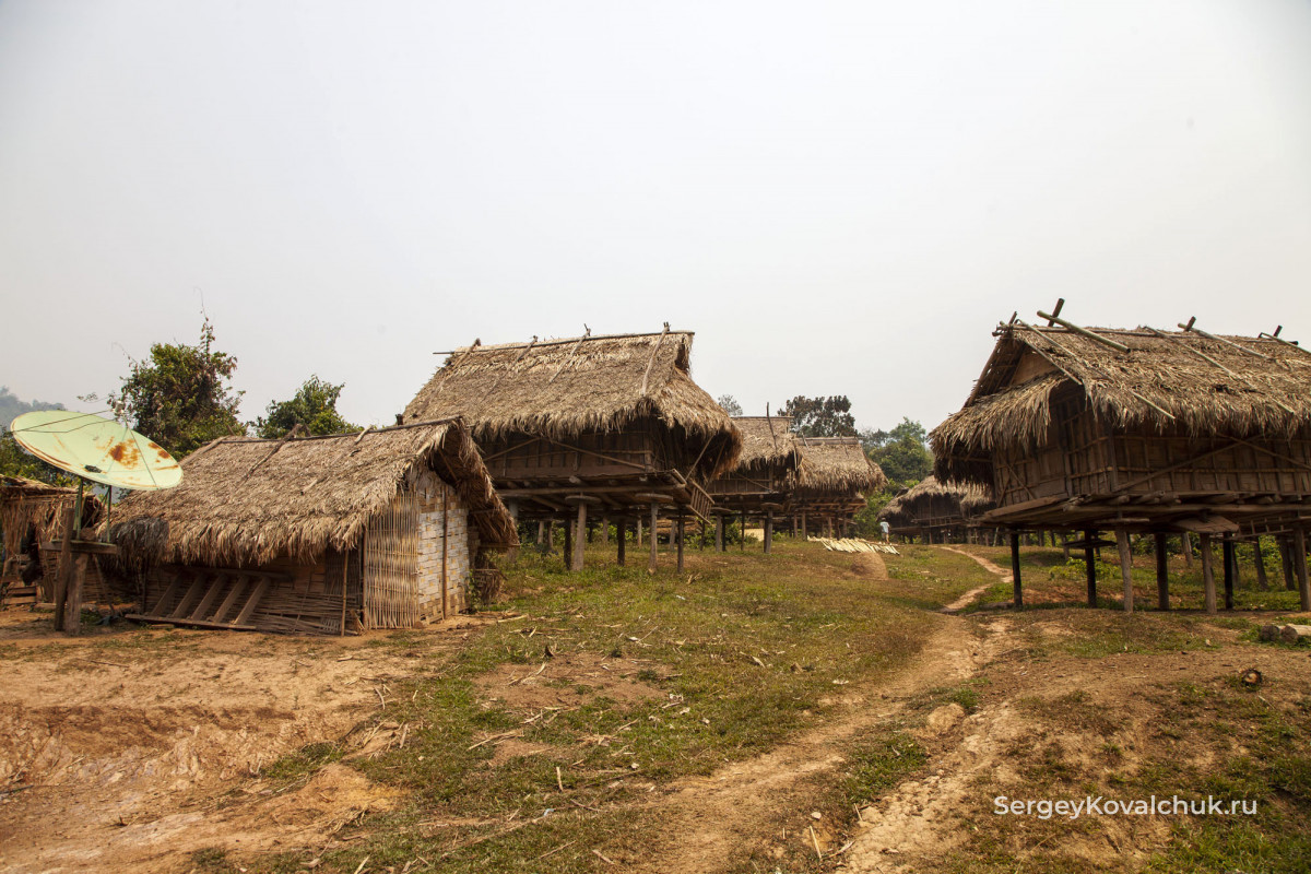 В деревне народа кхму