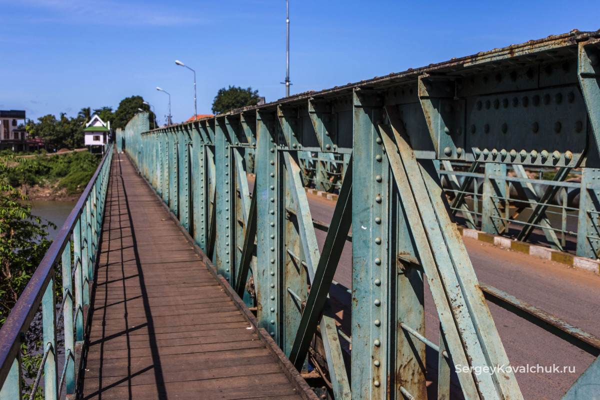 «Французский» мост – самый старый в Паксе
