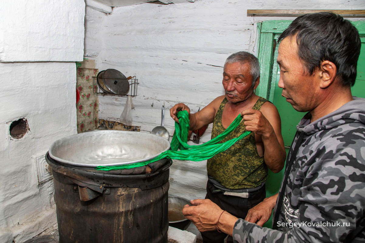 Приготовление традиционных тувинских мант
