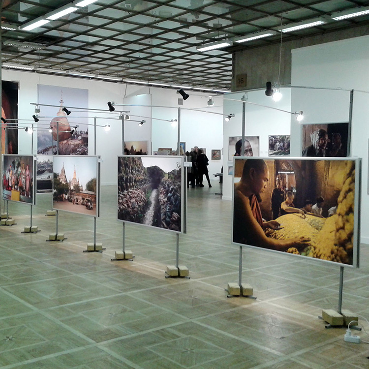В ЦДХ на Крымском Валу открылась фотовыставка: Сергей Ковальчук «Мьянма: все золото Бирмы»