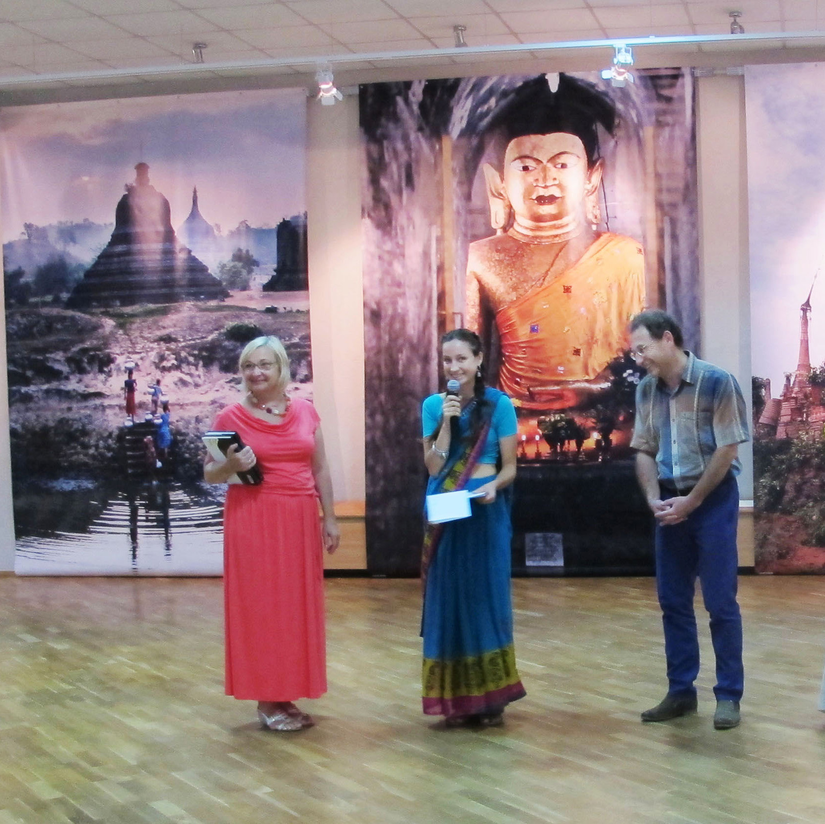 Фотовыставка «Мьянма: все золото Бирмы» открылась в г.Краснодаре