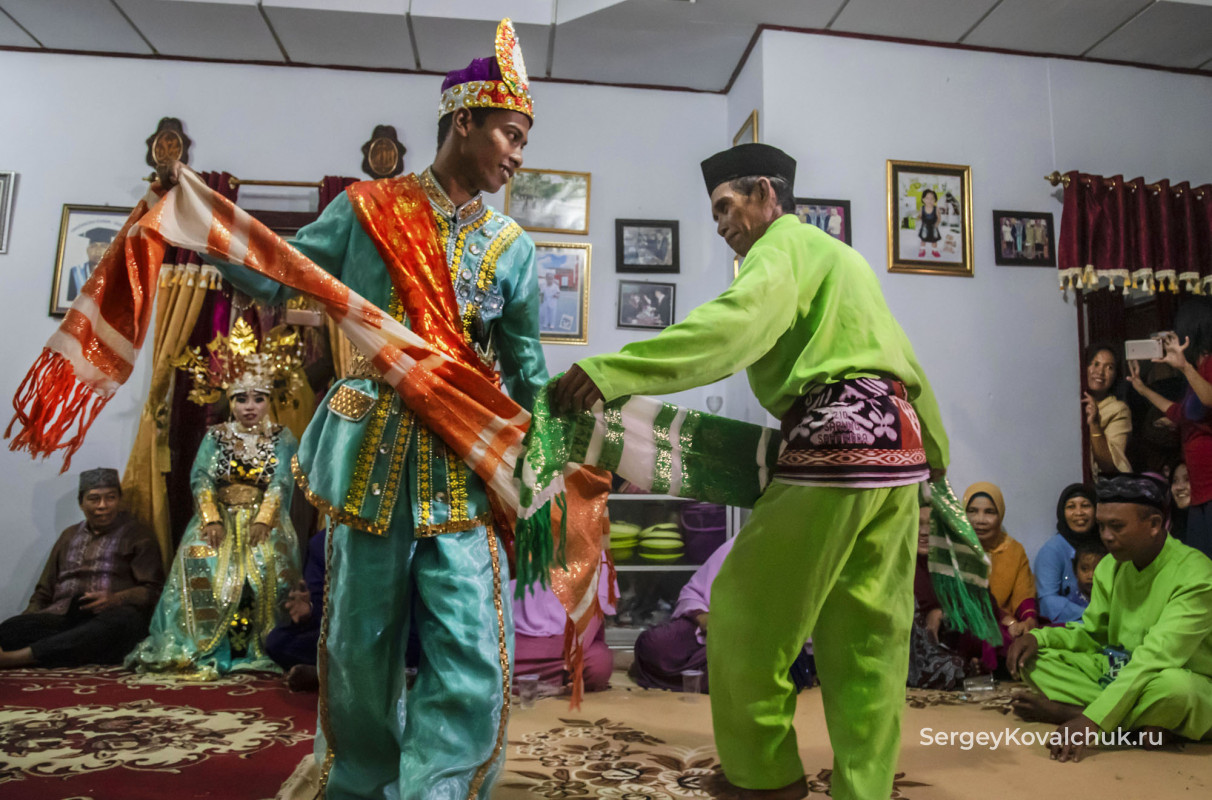 Сарондэ – главный традиционный танец на свадьбе